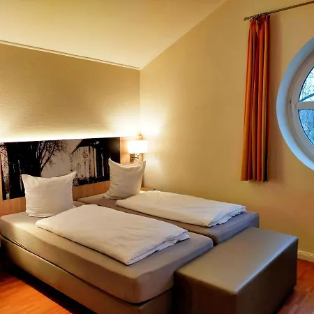 Xtra Gleis Hotel 3*